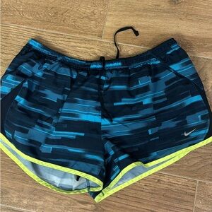 Women’s Nike shorts size XL